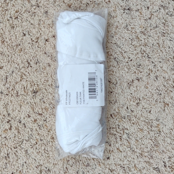 NEW $48 Free People Fleur Tank Painted White Large - Picture 6 of 9